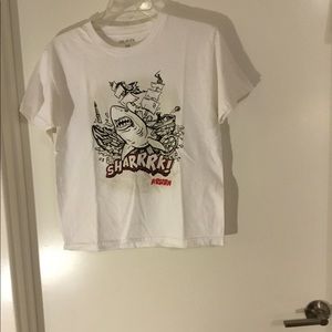 Delosol  Color Change White/ Black Boys Top Size Large $20